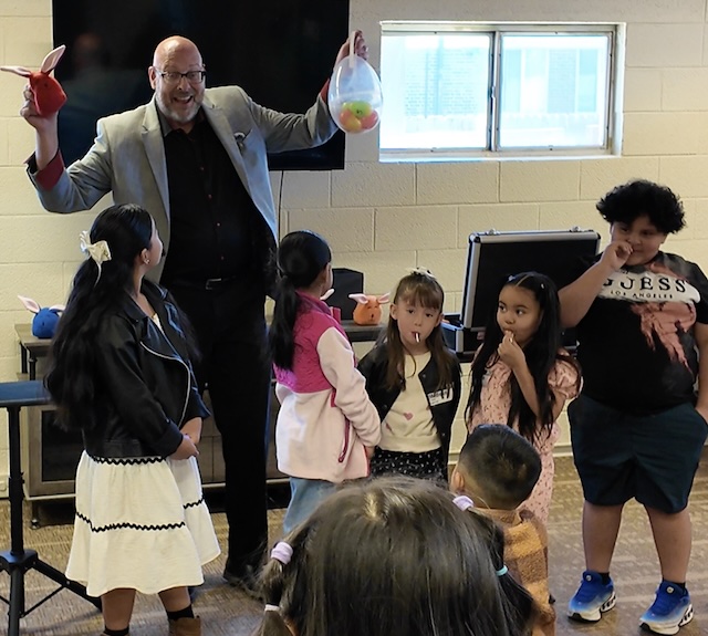 Eric Reamer live preschool magic program